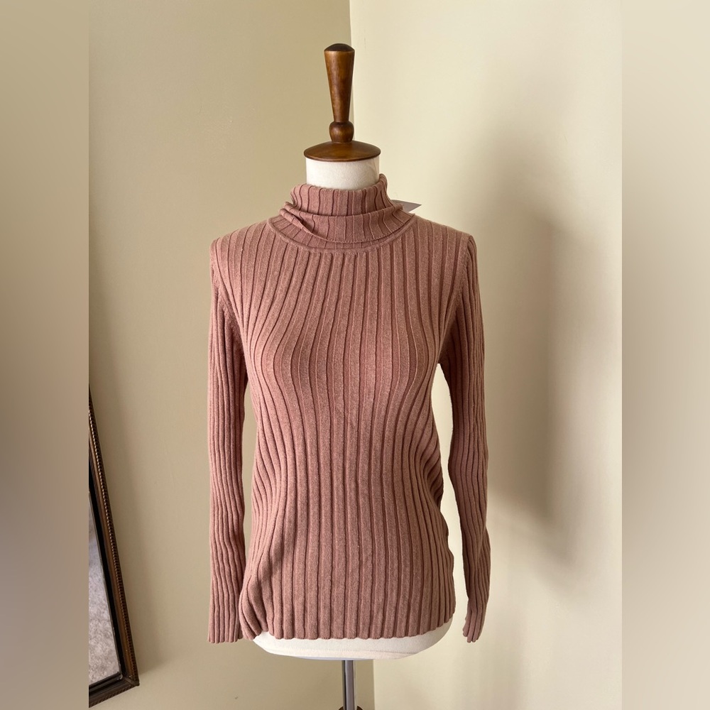 The Drop Praline Camel Ribbed Turtleneck Sweater